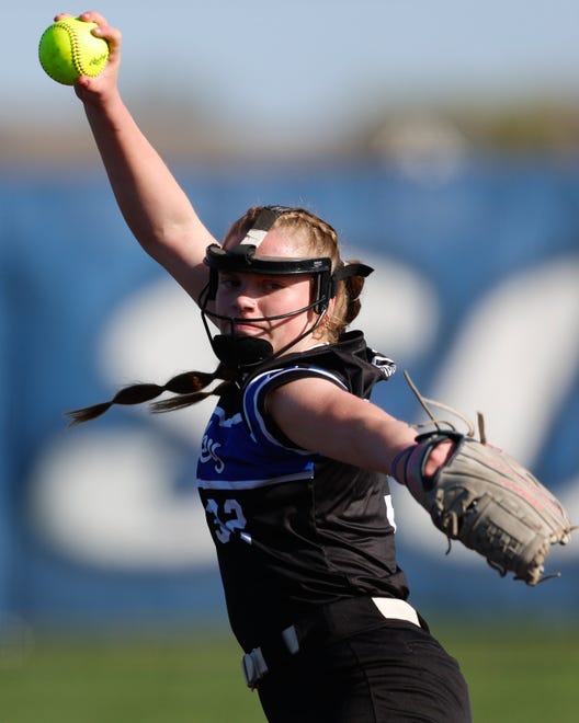 Apr 22, 2024; Powell, Ohio, USA; Hilliard Bradley's pitcher Mickey Moody (32) makes a pitch during the high school softball game at Olentangy Liberty High School. Hilliard Bradley won 3-2. Mandatory Credit: Graham Stokes-The Columbus Dispatch